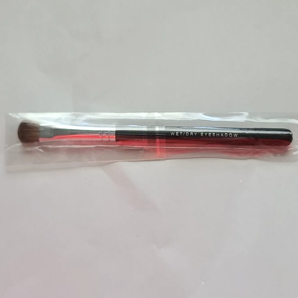 8/29 BARE ESCENTUALS SHADOW BRUSH